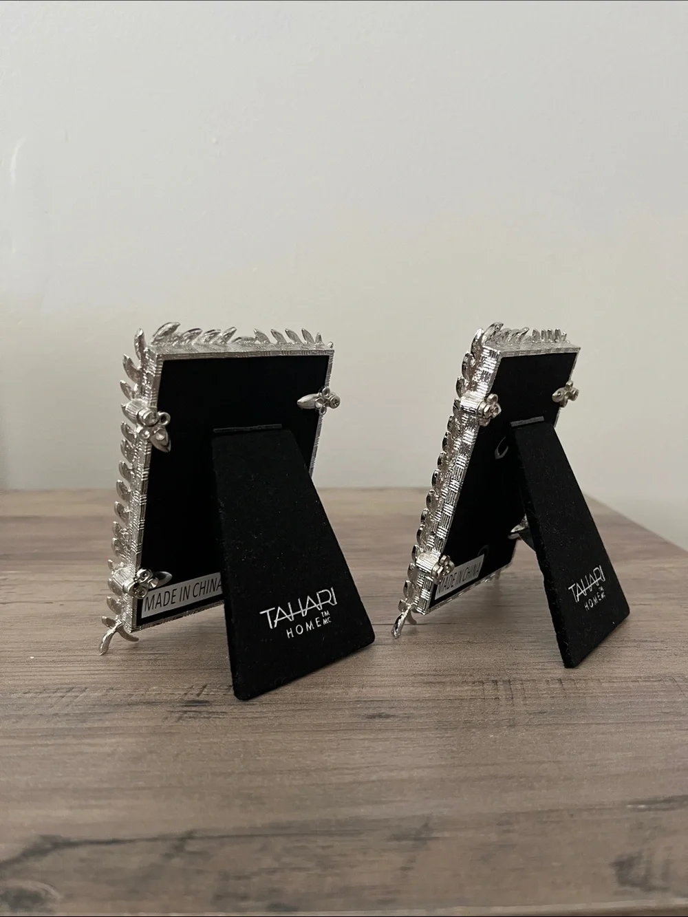 Tahari Silver Leaf Laurel Picture Frames Set